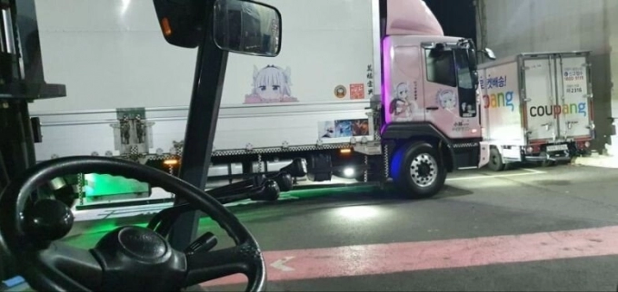 21_눈길가는_화물_트럭.jpg