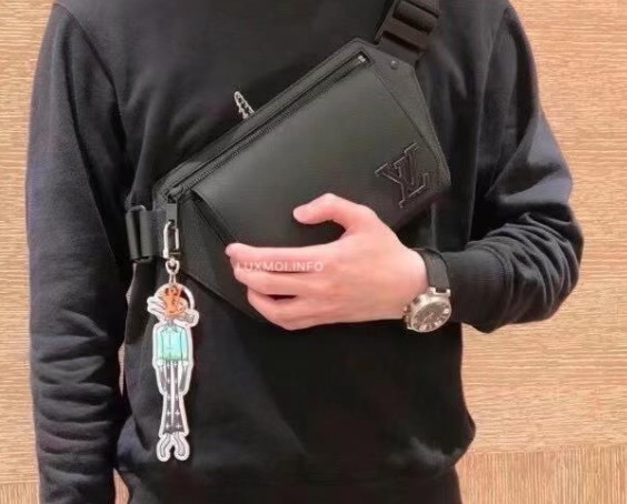 옆 테이블에 앉은 대륙녀 #3 (완결)