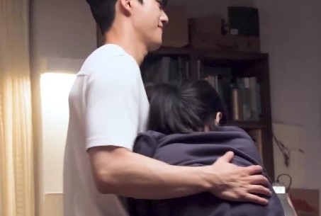 옆 테이블에 앉은 대륙녀 #3 (완결)