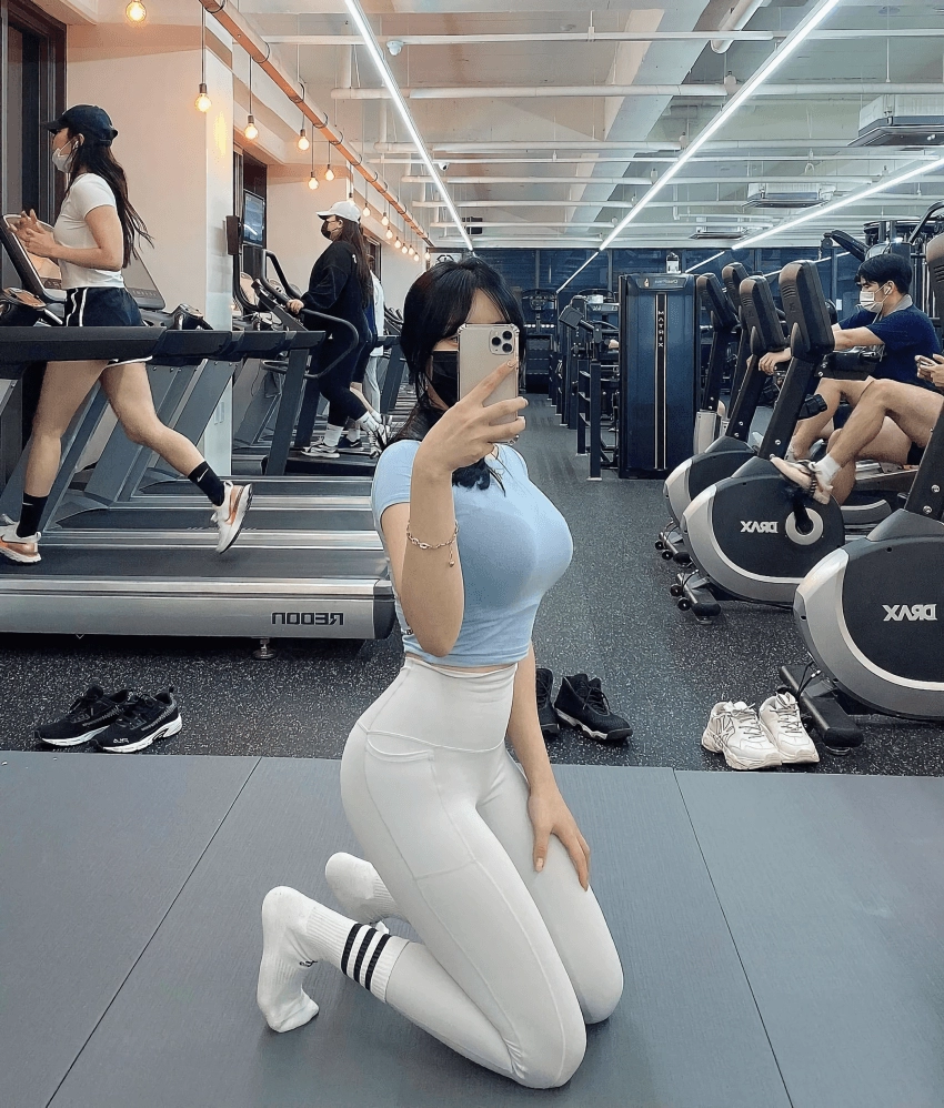31a1fc26f046e5e2e1d737aadeb75253.webp 인스타 여자들 몸매 자랑