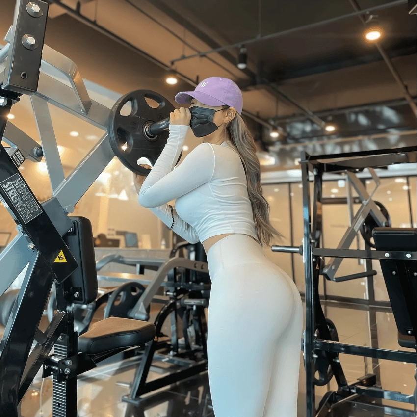 85c6d542103fcb71fdc8a9d5b0740635.webp 인스타 여자들 몸매 자랑