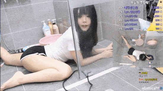 da4991efe80d4eab00a00c4b664b05be.gif 돌핀팬츠 모음