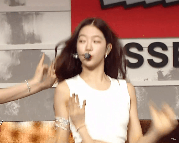 3ae8aaec104a51693020be587d41ea36.gif 요즘 예쁘다고 난리인 신인 아이돌 카즈하