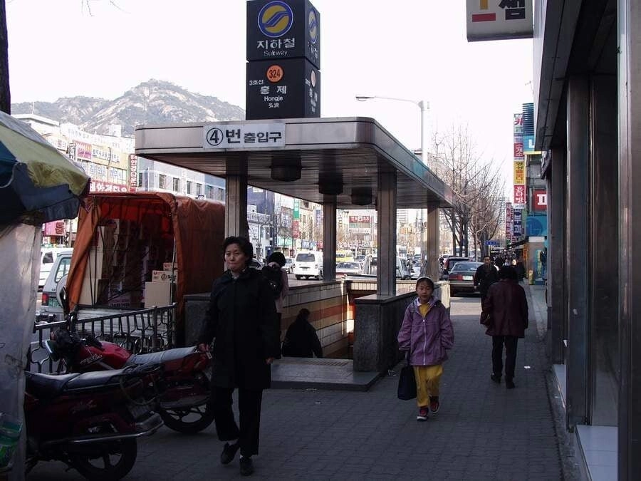 c63abf63b90ad1c14814f57408cceb0b.webp 2001년 봄에 촬영한 서울.jpg
