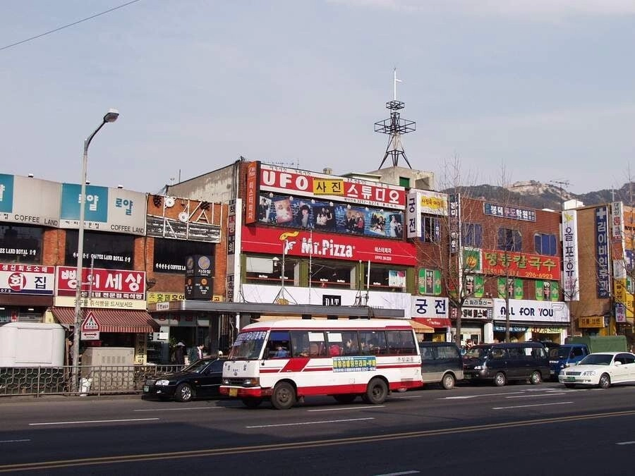 d3906890d3be5fbfc7493349b2d43ecf.webp 2001년 봄에 촬영한 서울.jpg