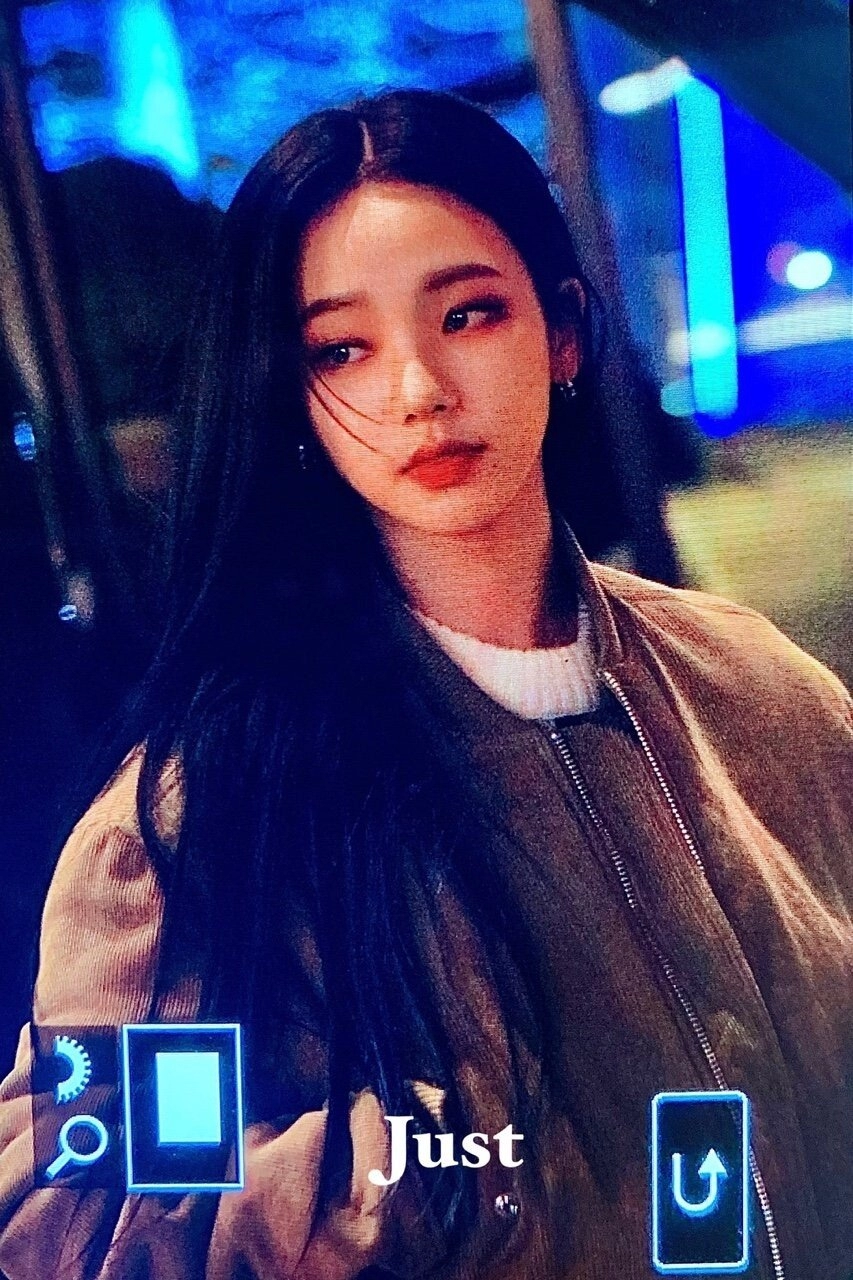 5282fc5fbba6459c3cea489aee4975ce.webp 카리나 파파라치 샷