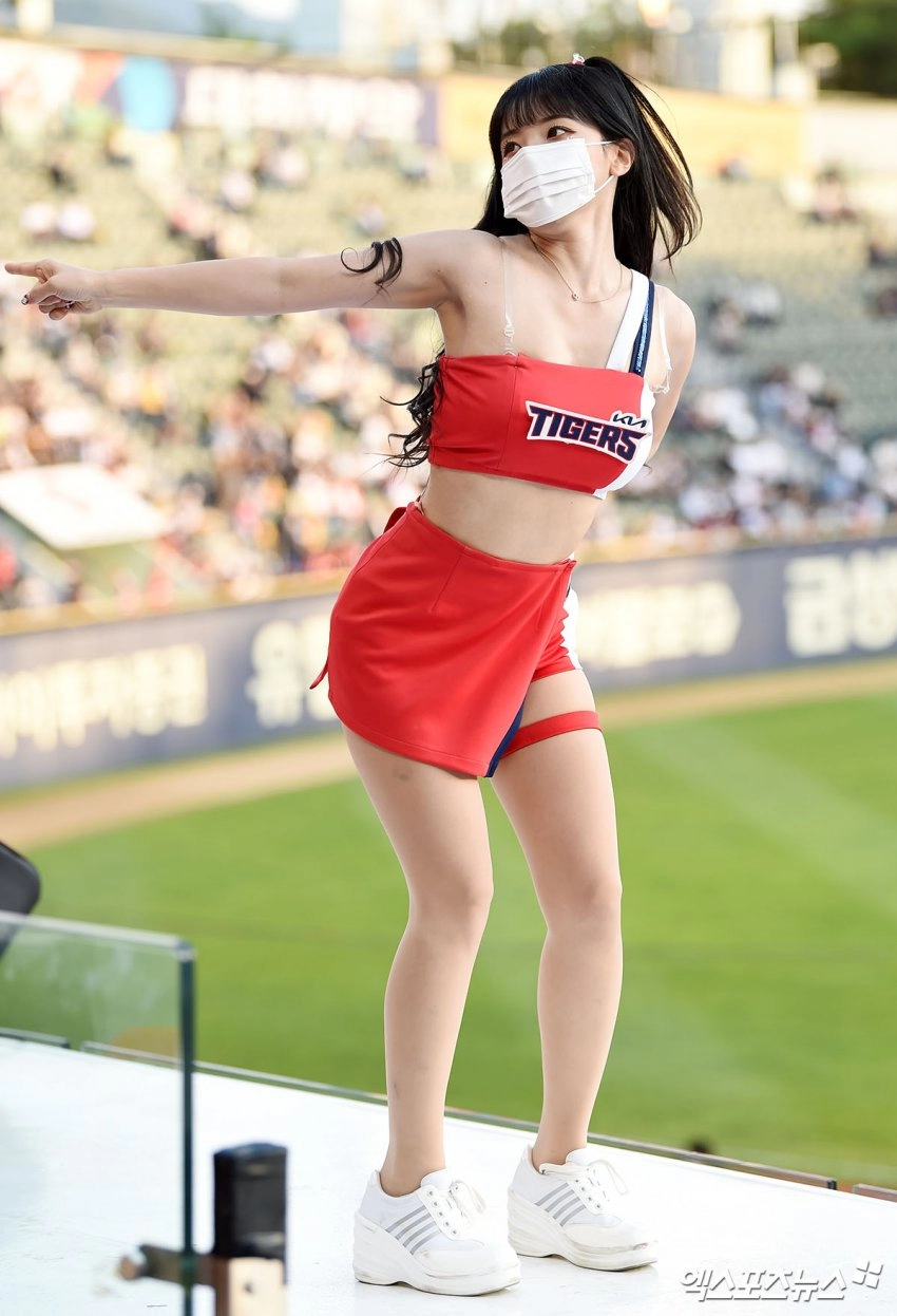 76876eff9b243f84126b5a3b07cad4ec.webp 요즘 대세라는 치어리더