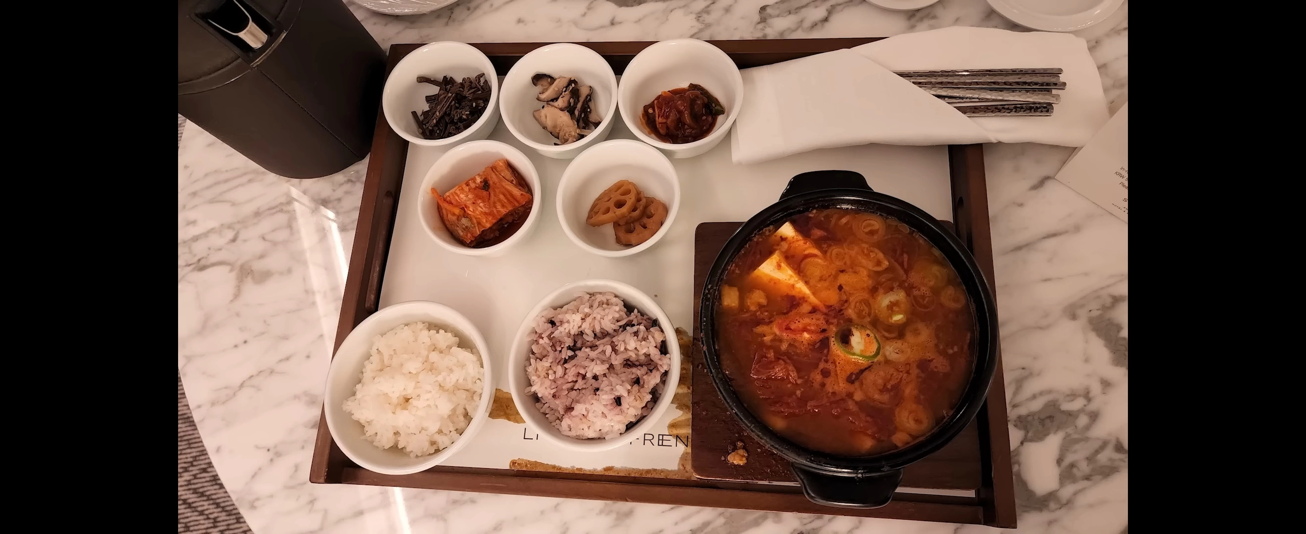 df5a6436a669159af3755246c655d398.webp 38000원짜리 잠실 호텔 김치찌개