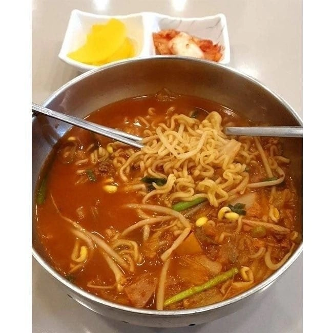 eb2ac6cf1691bc66d08af5dcd2faf89a.webp 10대들이 아주 싫어한다는 라면 토핑