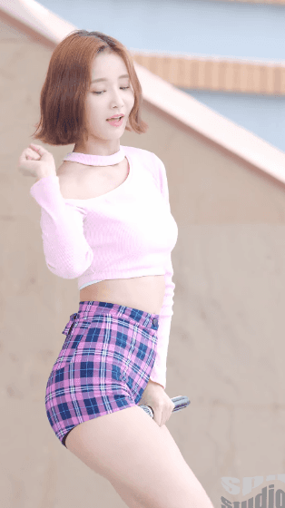1a74bdf890229a37d9c5721146daa77e.gif 색기가득한 연우.gif