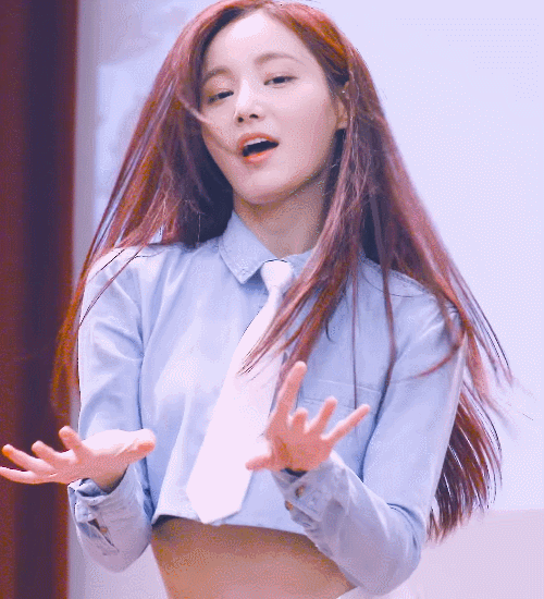 225d545000a98f7cb83fbec7827b4ddd.gif 색기가득한 연우.gif