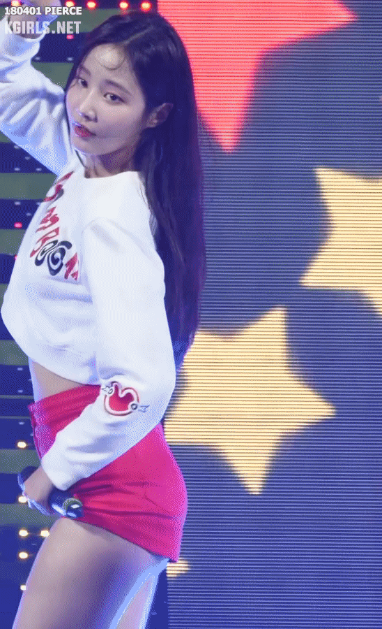 401e3db23a0ddd7724a1d8e6c8b3332c.gif 색기가득한 연우.gif