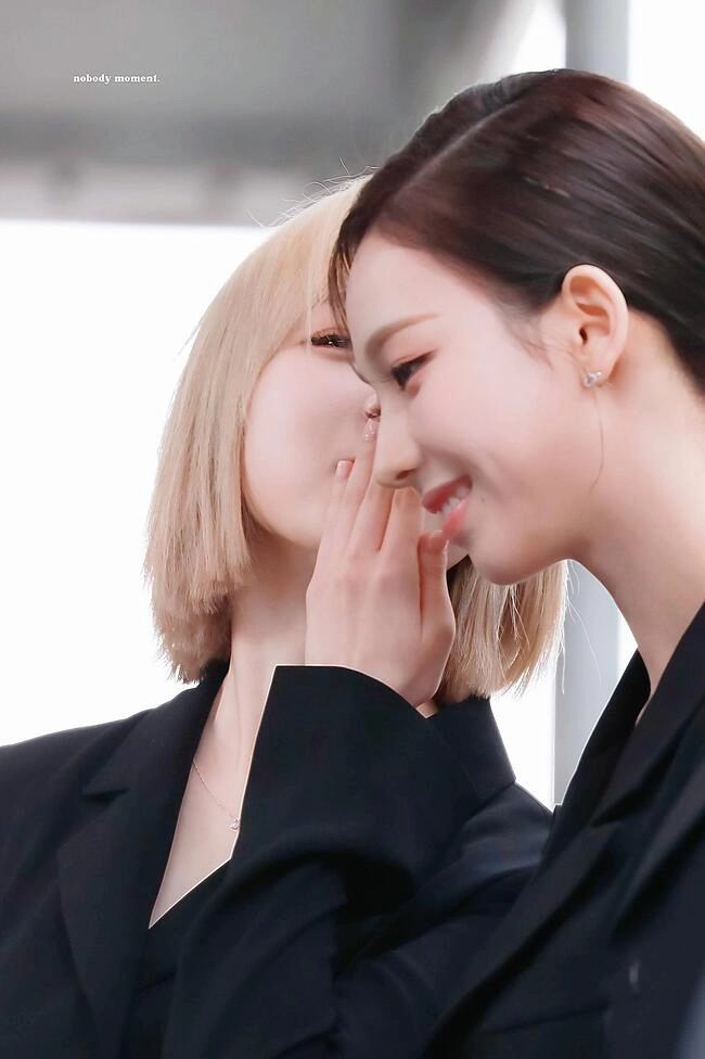 9487c1d38f53fdc929718fdb05504e6f.webp 블랙수트 카리나