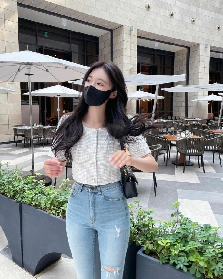 b6b58a386208b7caaffa8864d2f22187.webp 요즘 20대 여자 패션