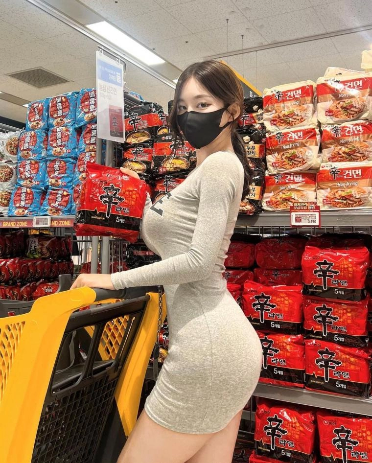 마트에간 고삐리 세희