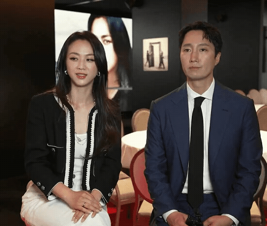 박해일 시그널 잘못 받아들인 탕웨이....GIF