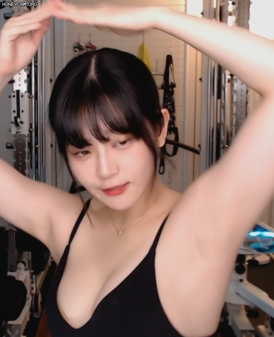 쵸단 적나라한 몸매 어필