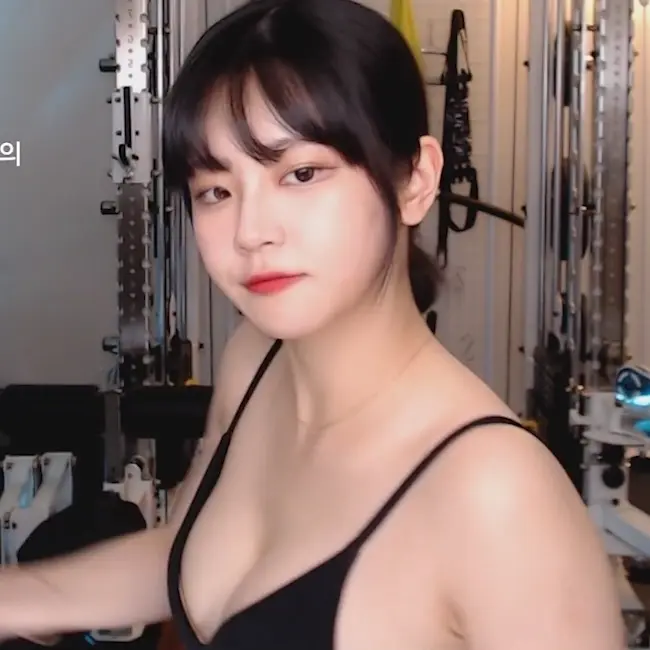 육감적인 쵸단 야드랑이