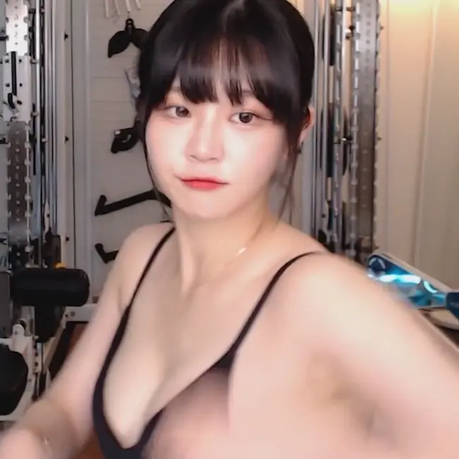 육감적인 쵸단 야드랑이