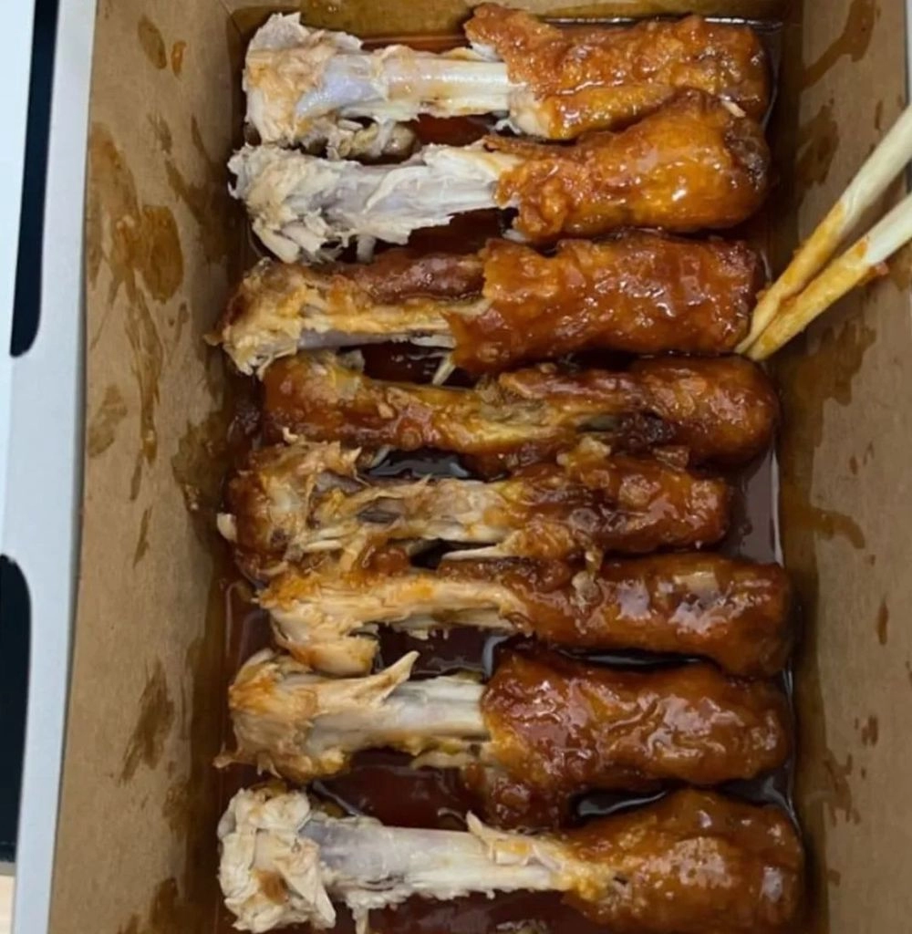 닭다리 먹는법 논란
