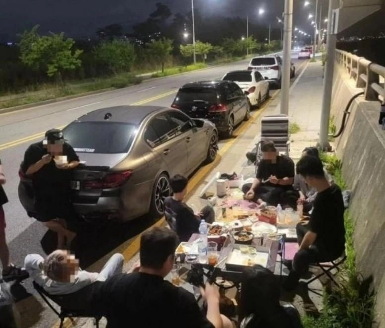 현재 논란 중인 자동차 동호회 회식