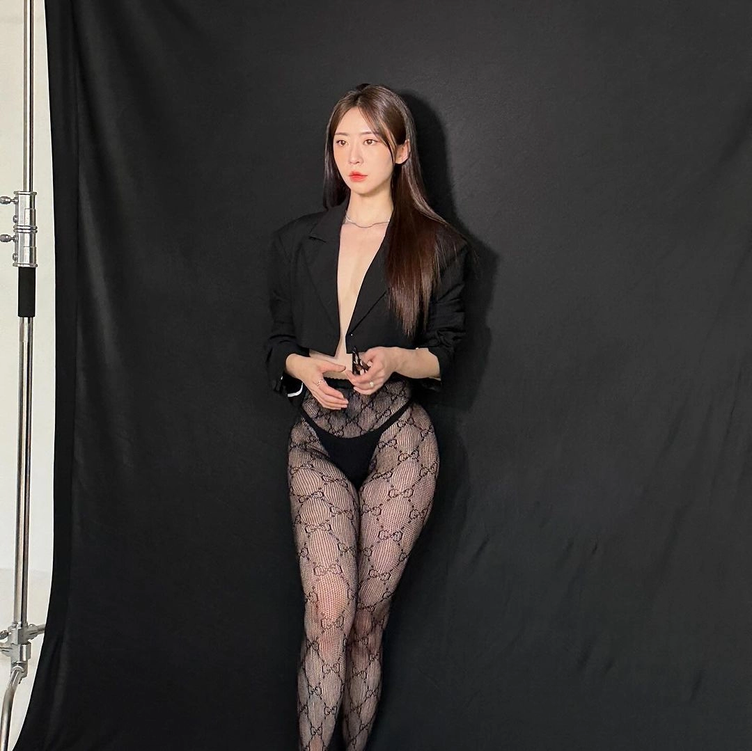 몸매 관리 열심히 하는 헬스녀