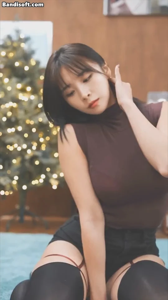 유튜버 꽃빵 가터벨트 룩북