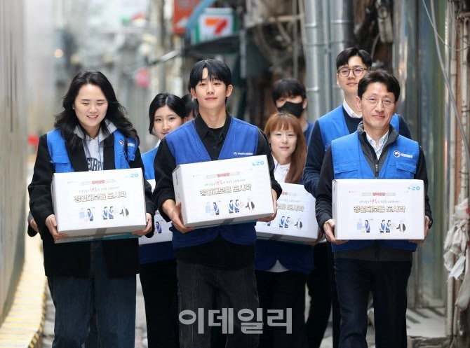 솔까 정해인 그렇게 잘생긴지 몰랐는데 이거 보니 확 체감됨