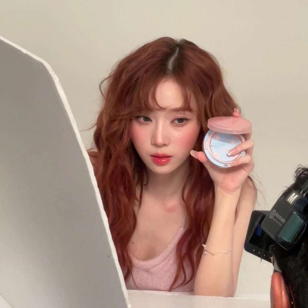 핑크핑크한 광고 찍는 윈터