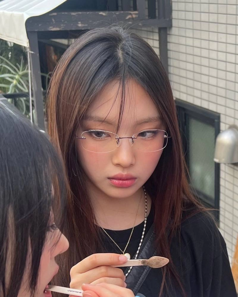 현재 패션계를 강타한 안경 패션