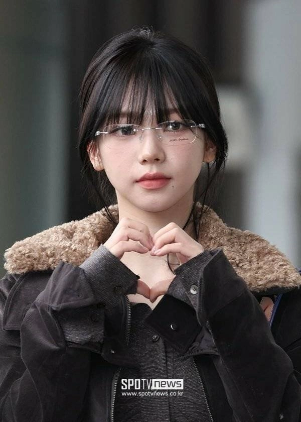 현재 패션계를 강타한 안경 패션