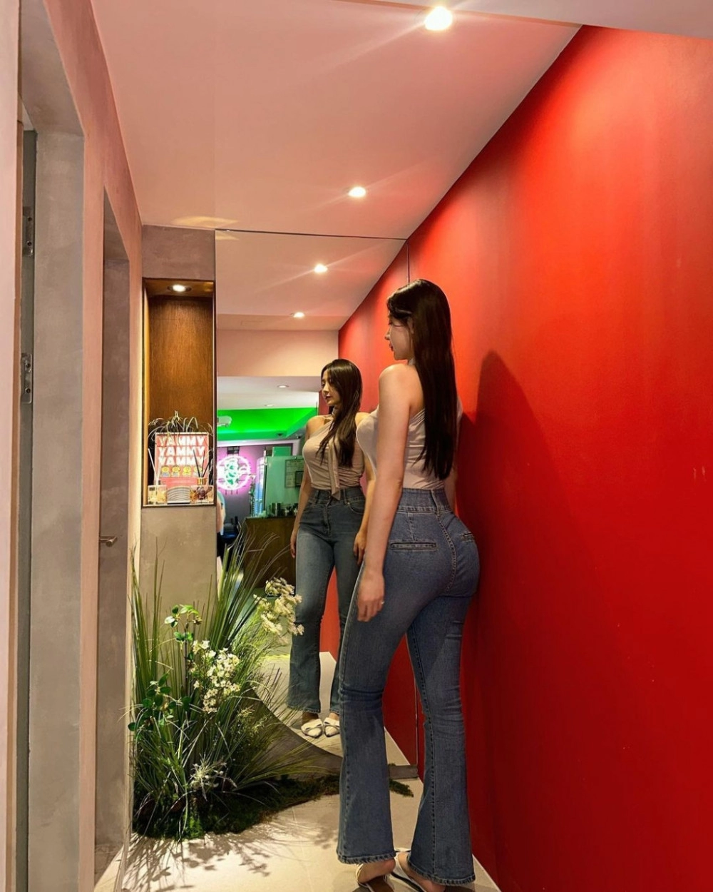 하체 골반이 상당한 미녀