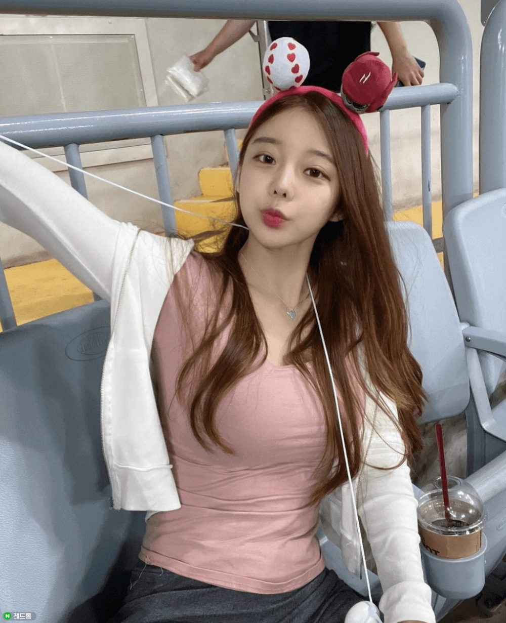 여친짤로 유명한 피팅 모델
