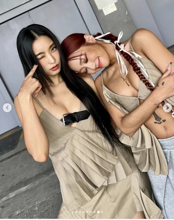 씨스타19 보라, 벨트로 아슬아슬 파격 의상