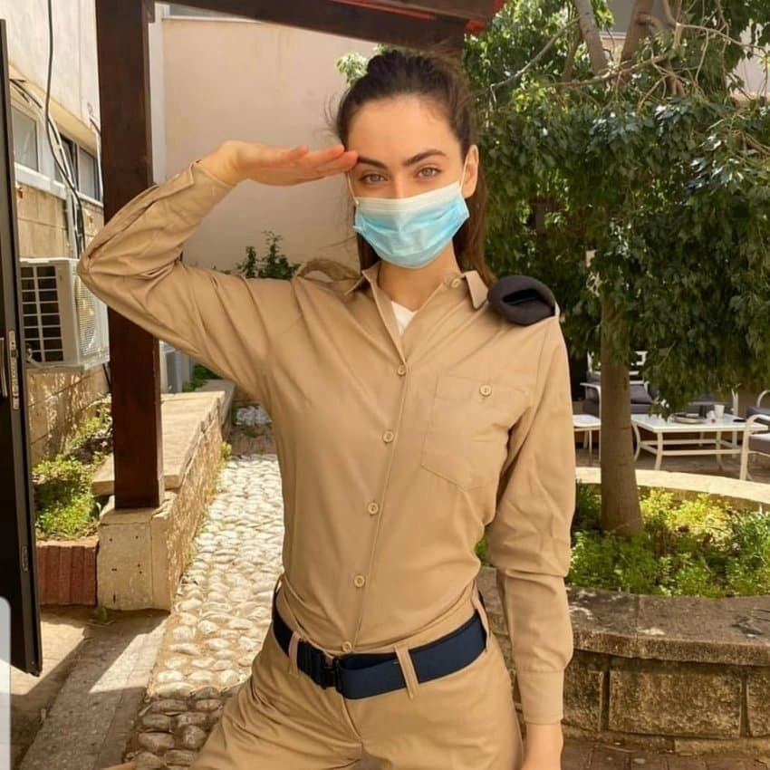 최근 전역한 존예 이스라엘 여군 누나