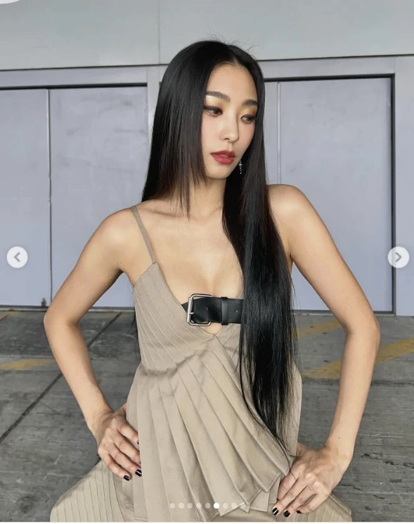 씨스타19 보라, 벨트로 아슬아슬 파격 의상