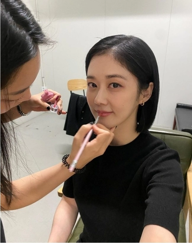 얼굴에 방부제 뿌린 장나라 누님 근황