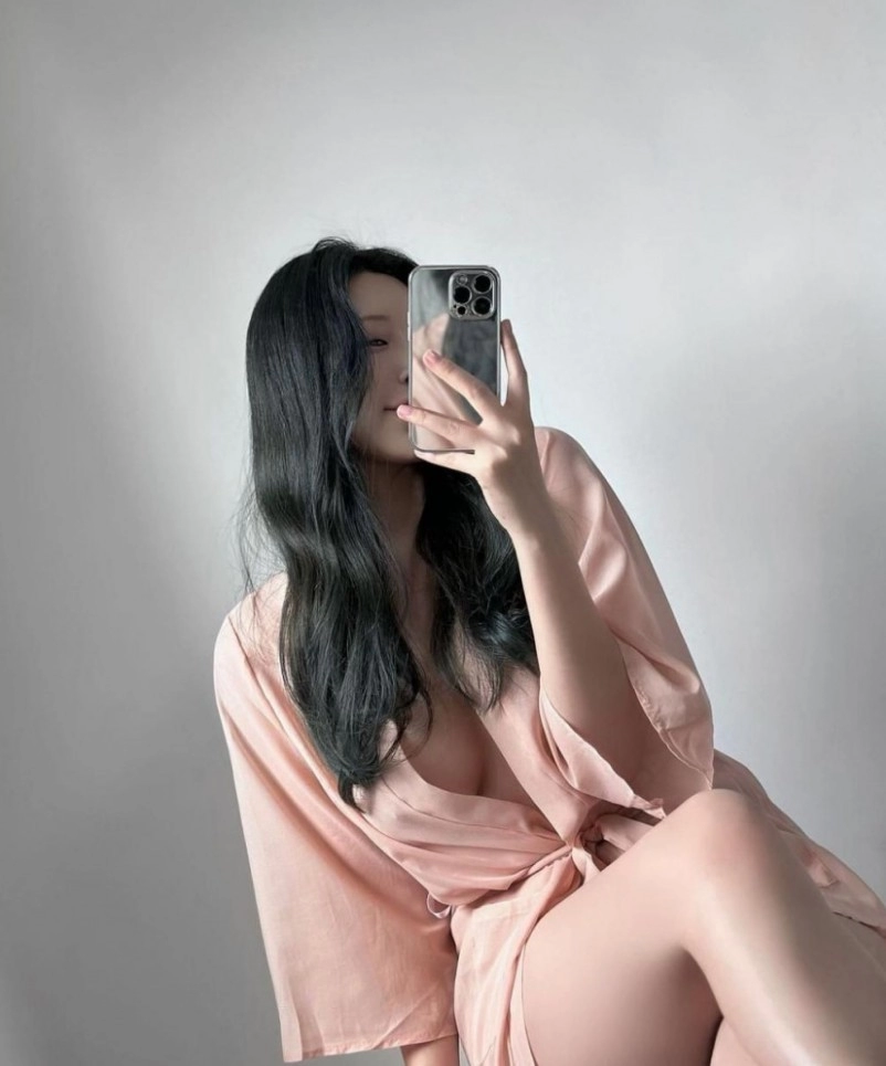 몸으로 직접 뛰는 F컵 여사장님