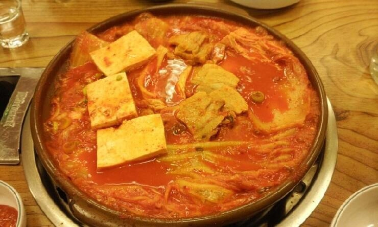 짱맛인 묵은지 김치찜.