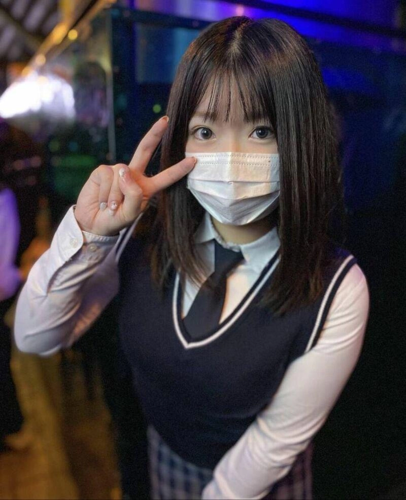 교복입고 놀이공원 놀러간 유토리