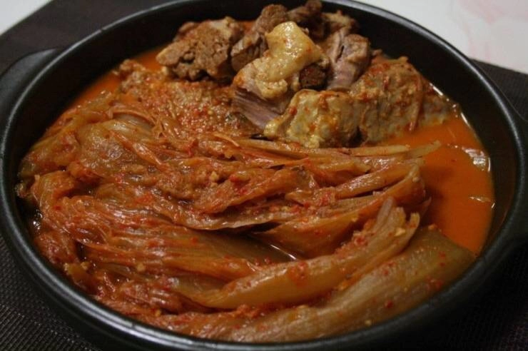 짱맛인 묵은지 김치찜.