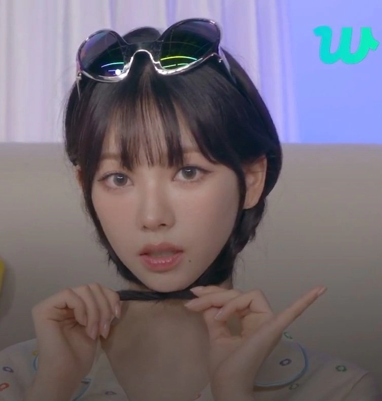 카리나도 숏컷하면 은근 잘어울릴듯