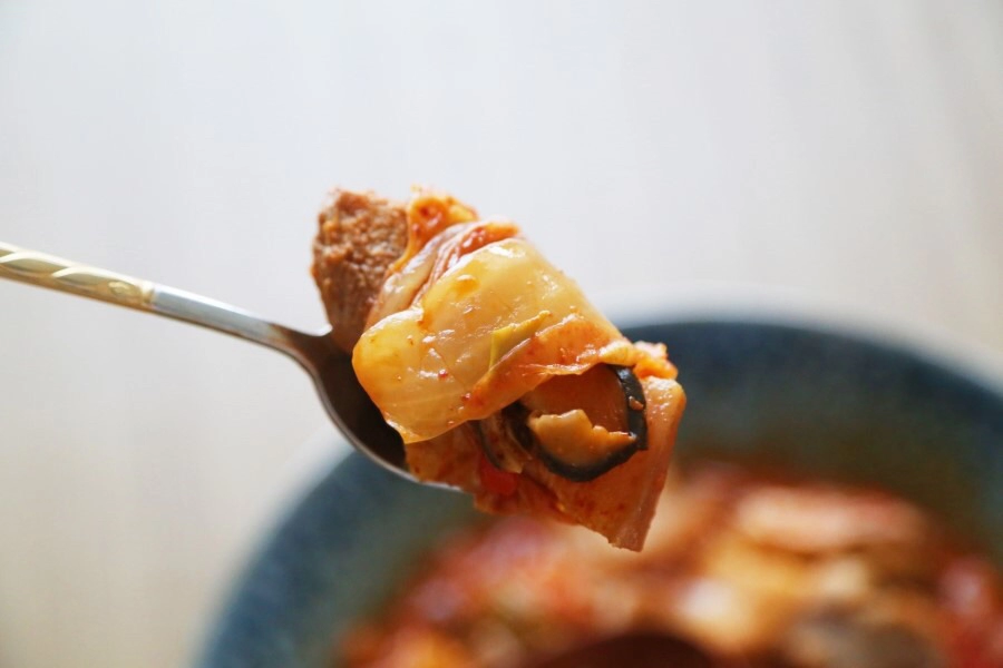 짱맛인 묵은지 김치찜.