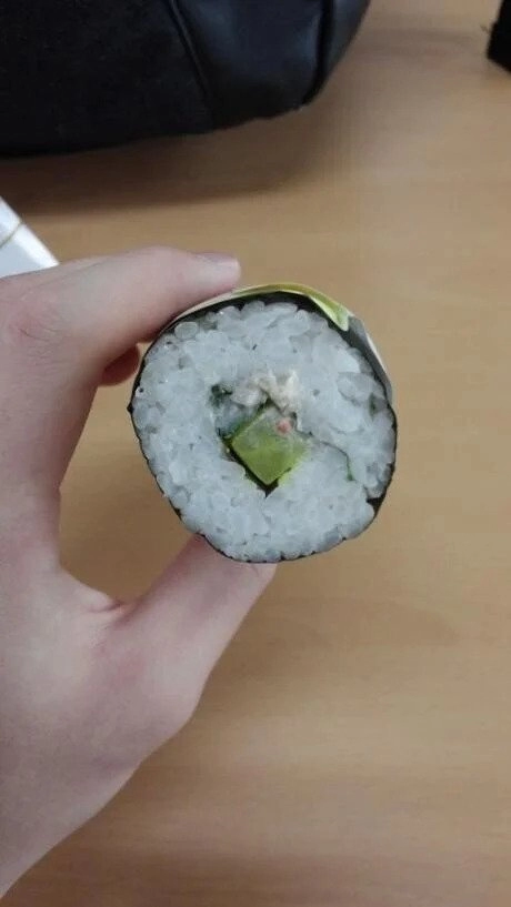 어머니가 싸주시던 김밥 왕참치샐러드김밥