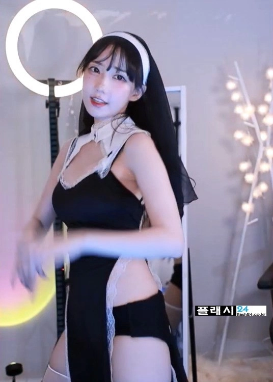 사고 치고 싶은 수녀님 마젠타