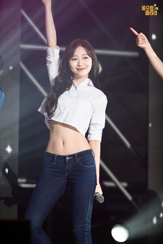 여자 배꼽 좋아하는 애들 있냐? 일단 들어와봐