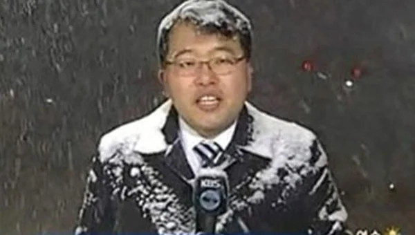 유니크한 명함을 가진 기자 2명
