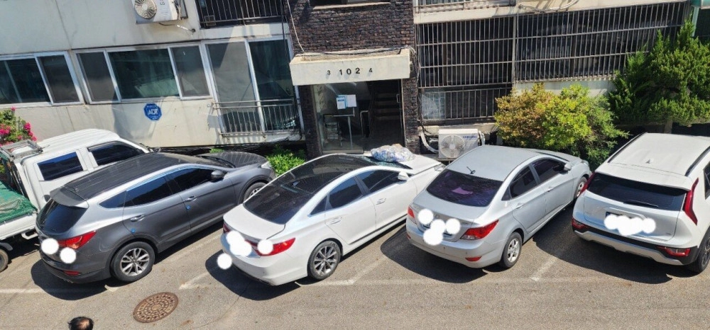 북한 똥풍선 테러에 앞유리 부서진 차주