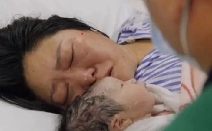 22세 임산부 분만실 남자 4명이 서로 내가 아이 아빠라 주장