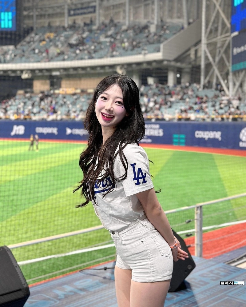 너무 사귀고 싶어지는 우수한 치어리더